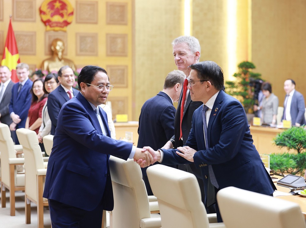 Thủ tướng Phạm Minh Chính toạ đàm với các doanh nghiệp Vương Quốc Anh - Ảnh 6.