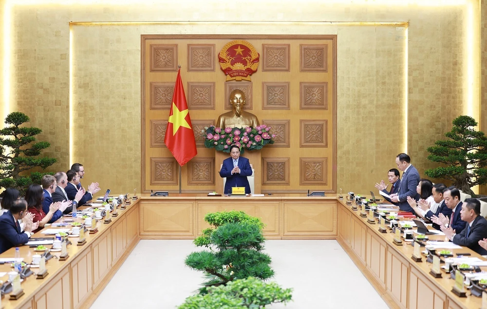 Thủ tướng Phạm Minh Chính toạ đàm với các doanh nghiệp Vương Quốc Anh - Ảnh 1.