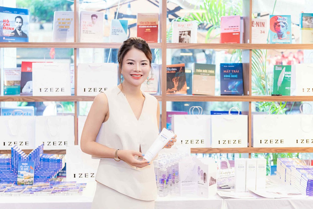 Tina Yuan