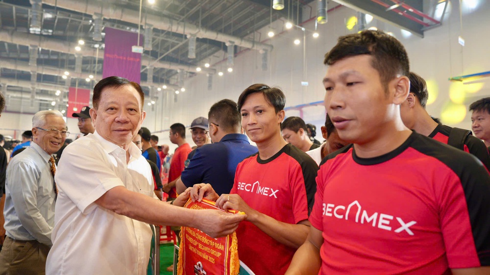 Kỷ lục 196 đội tham dự Giải bóng đá phong trào ở Việt Nam - Ảnh 2.