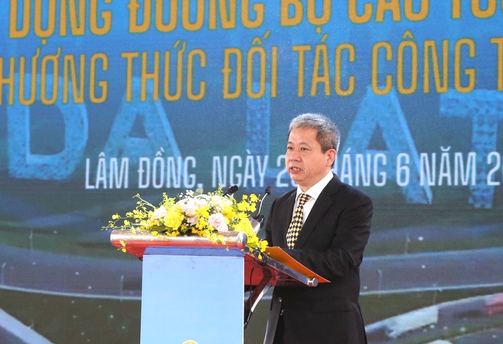 Khởi công dự án cao tốc Bảo Lộc – Liên Khương tổng vốn đầu tư trên 17.700 tỷ đồng - Ảnh 1.
