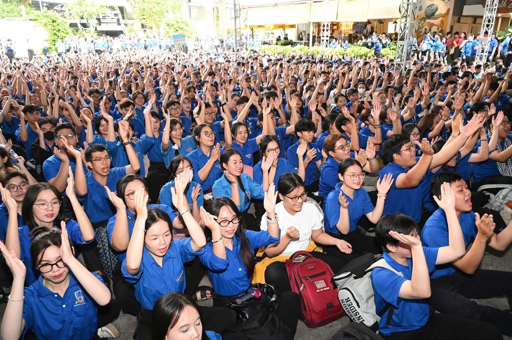 Thành phố Hồ Chí Minh ra quân Chiến dịch Mùa hè xanh lần thứ 32 - Ảnh 4.