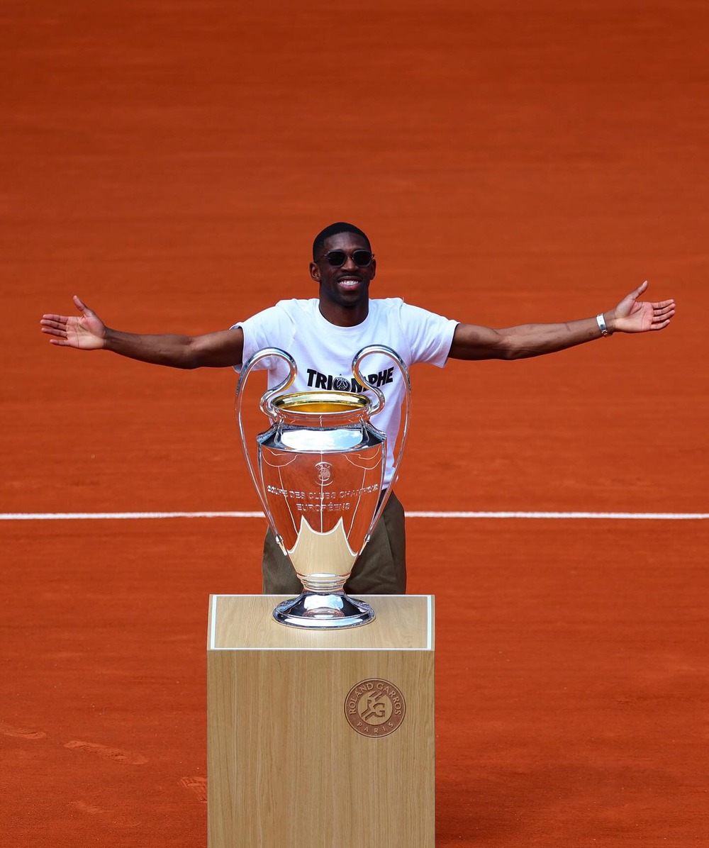 Sao PSG khoe cúp bạc Champions League trên sân đấu Roland Garros - Ảnh 8.