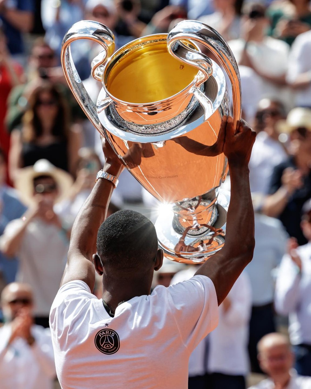 Sao PSG khoe cúp bạc Champions League trên sân đấu Roland Garros - Ảnh 10.