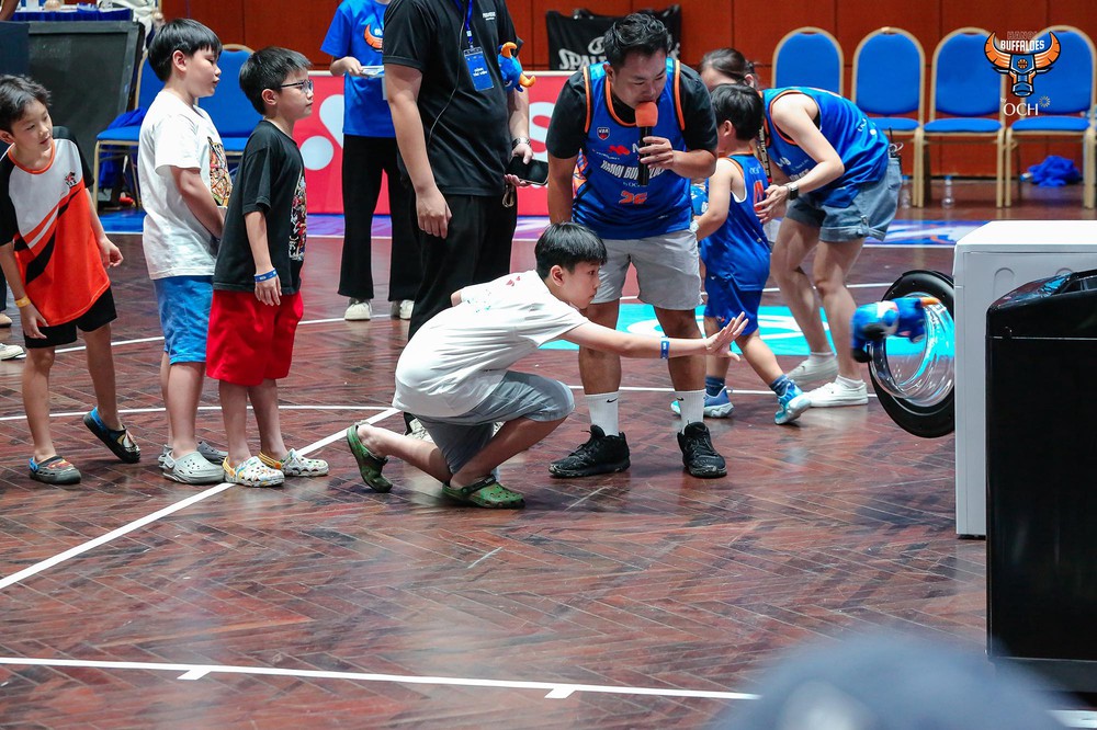 Hanoi Buffaloes mở màn mùa giải đầy khí thế - Ảnh 3.