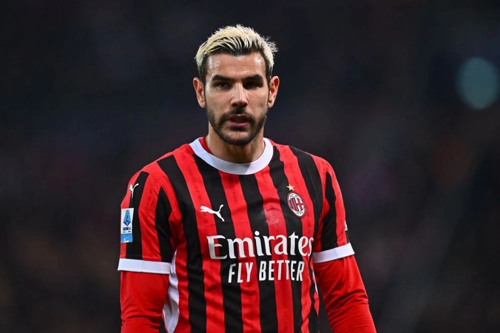 AC Milan sẽ chia tay Theo Hernandez?