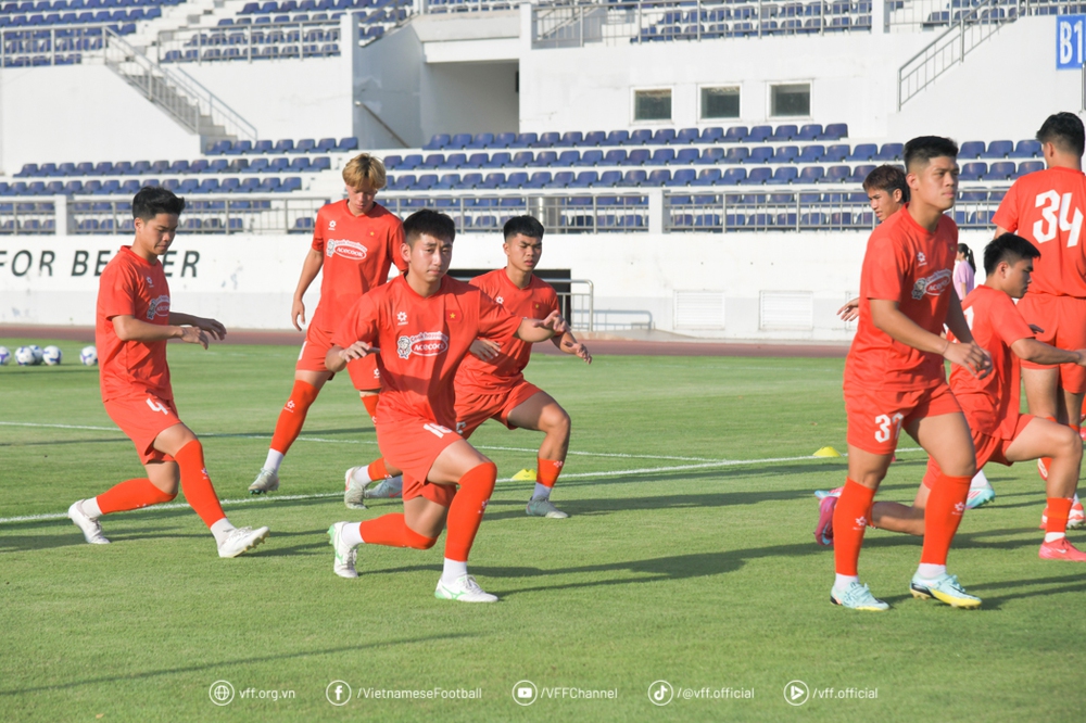 U22 Việt Nam đấu tập với Đài Bắc Trung Hoa, nhiều cầu thủ hội quân muộn - Ảnh 1.