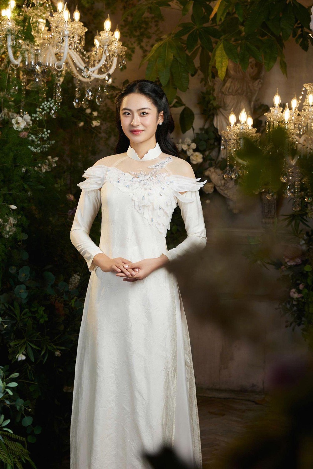 Á hậu Vân Nhi đẹp dịu dàng với áo dài của NTK Vũ Lan Anh - Ảnh 7.