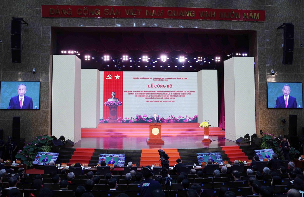 Tổng Bí thư Tô Lâm dự Lễ công bố Nghị quyết, quyết định thành lập Thành phố, Đảng bộ và lãnh đạo TP.HCM - Ảnh 4.