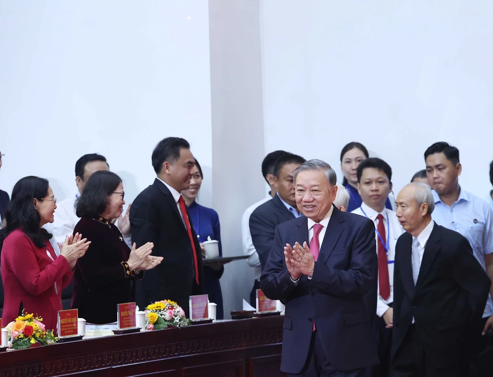 Tổng Bí thư Tô Lâm dự Lễ công bố Nghị quyết, quyết định thành lập Thành phố, Đảng bộ và lãnh đạo TP.HCM - Ảnh 1.