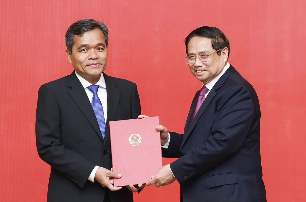 Thủ tướng Phạm Minh Chính trao quyết định bổ nhiệm 2 Bí thư Tỉnh uỷ làm cán bộ cấp Thứ trưởng - Ảnh 3.