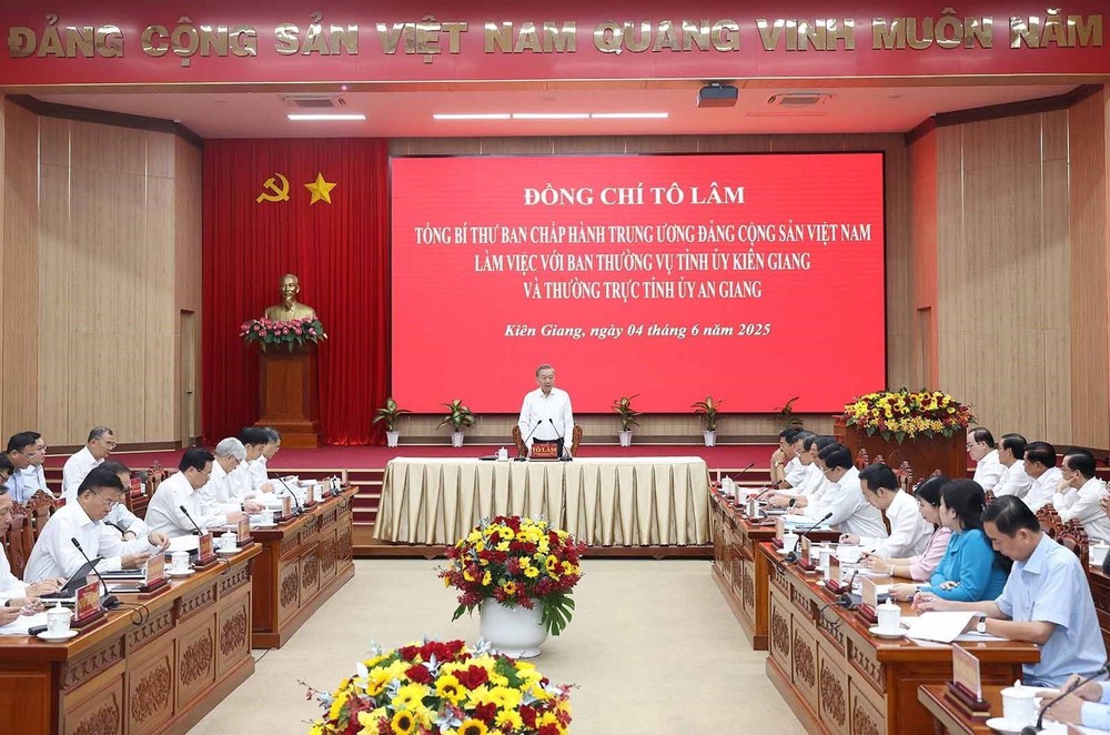 Phát biểu của Tổng Bí thư Tô Lâm tại buổi làm việc với Ban Thường vụ Tỉnh ủy Kiên Giang và Thường trực Tỉnh ủy An Giang - Ảnh 2.