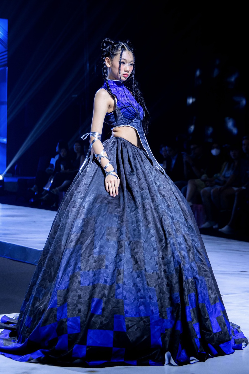 Dàn mẫu nhí toả sáng tại đêm thời trang &quot;Cosmo The Show 2025 - Crescent&quot; - Ảnh 8.