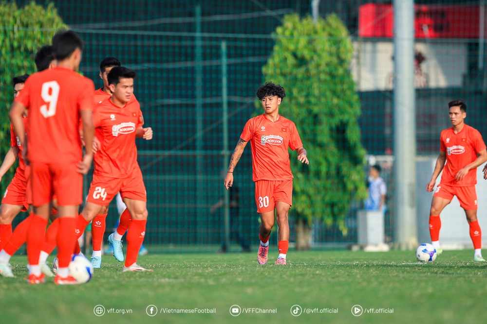 U22 Việt Nam, sao Việt kiều nói lời thật lòng - Ảnh 1.