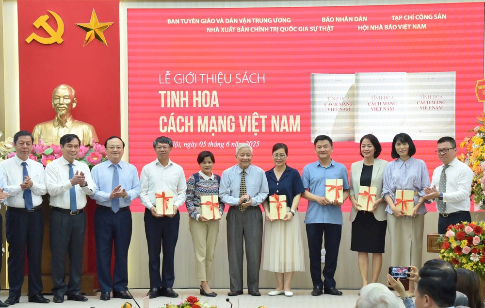 “Tinh hoa cách mạng Việt Nam” qua ngòi bút Hà Đăng - Ảnh 4.