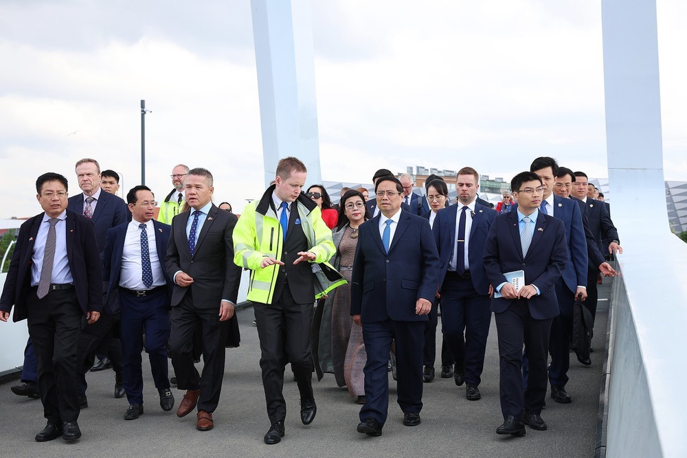 Hình ảnh Thủ tướng Phạm Minh Chính tham quan cảng Tallinna Sadam - Ảnh 2.