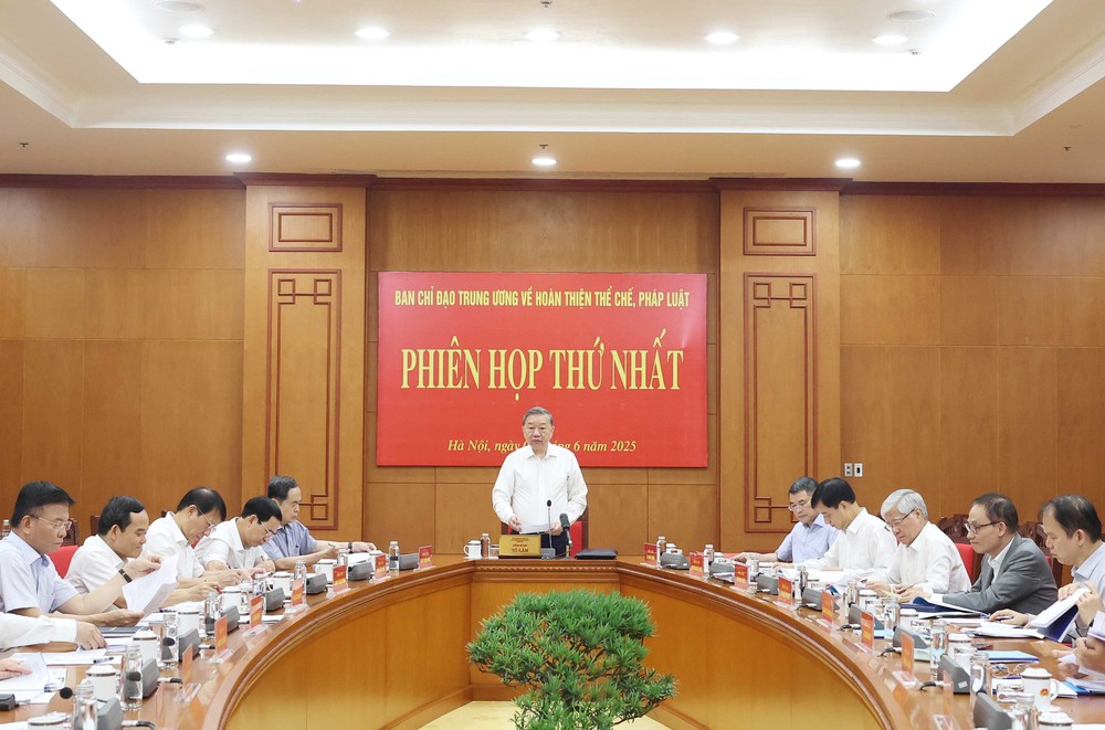 Tổng Bí thư Tô Lâm: Công tác hoàn thiện thể chế pháp luật phải mở đường cho kiến tạo phát triển - Ảnh 2. Tổng Bí thư Tô Lâm: Công tác hoàn thiện thể chế pháp luật phải mở đường cho kiến tạo phát triển - Ảnh 2.