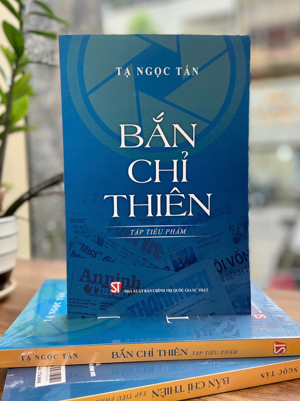 “Bắn chỉ thiên” - Những phát súng cảnh tỉnh sắc bén từ ngòi bút nhà báo kỳ cựu - Ảnh 1.