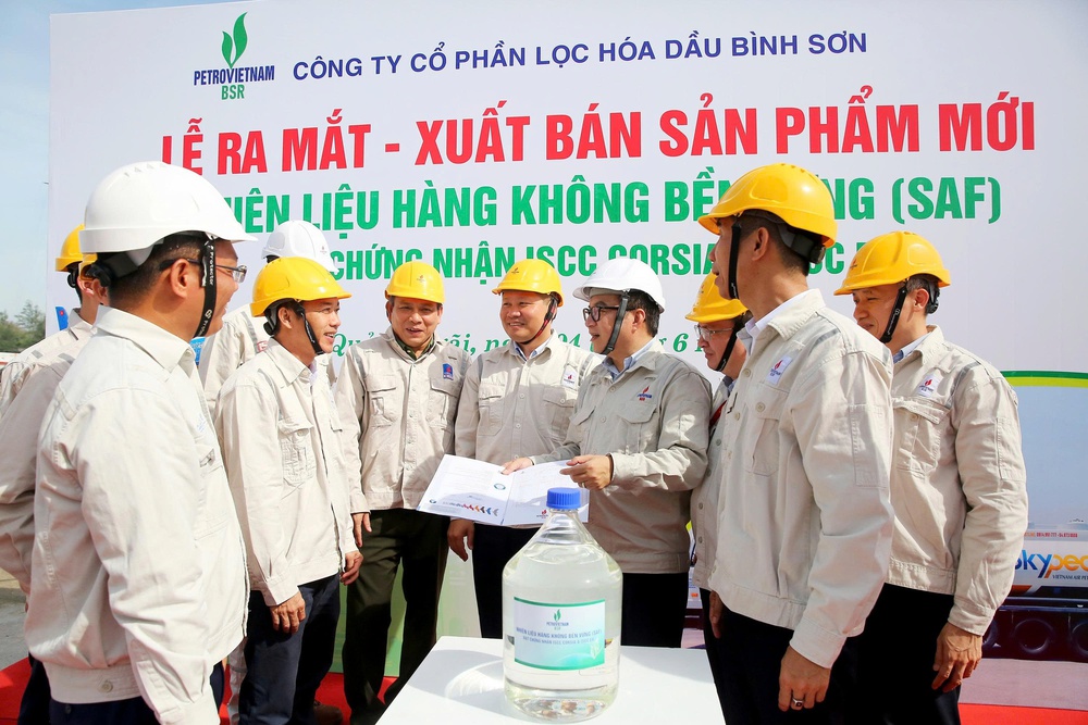 Lọc hóa dầu Bình Sơn (Quảng Ngãi) ra mắt sản phẩm Nhiên liệu hàng không bền vững (SAF) - Ảnh 3.