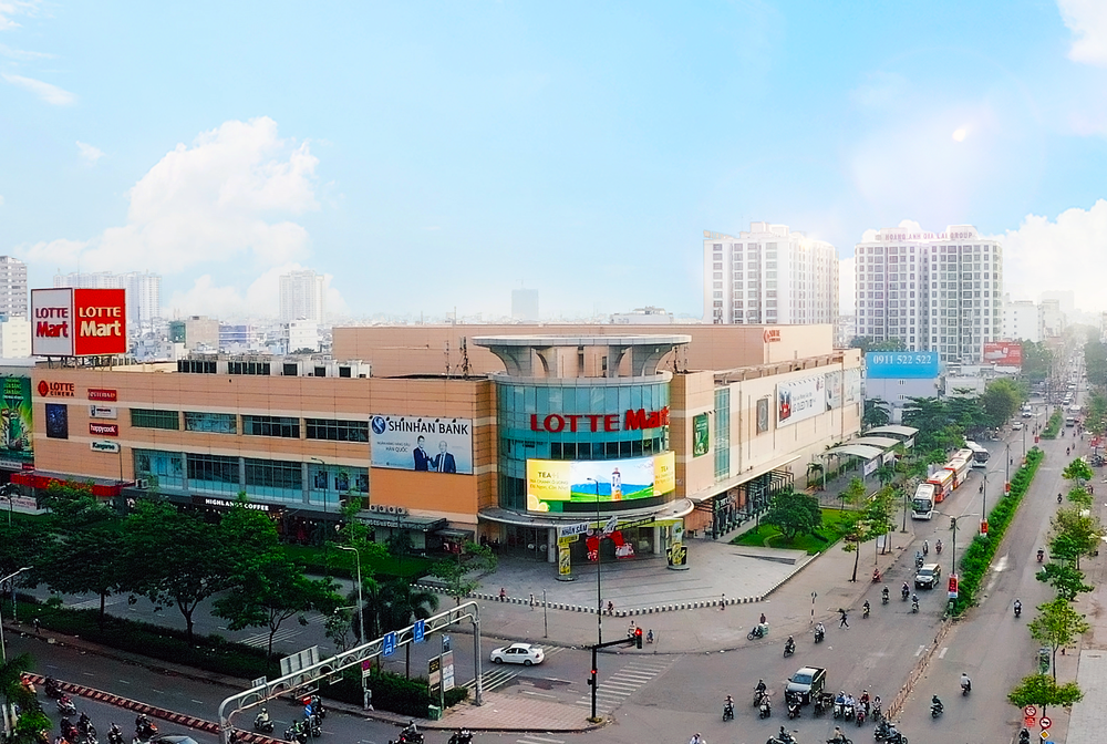 LOTTE Mart tăng thời gian mở cửa phục vụ khách hàng trong dịp hè - Ảnh 1.