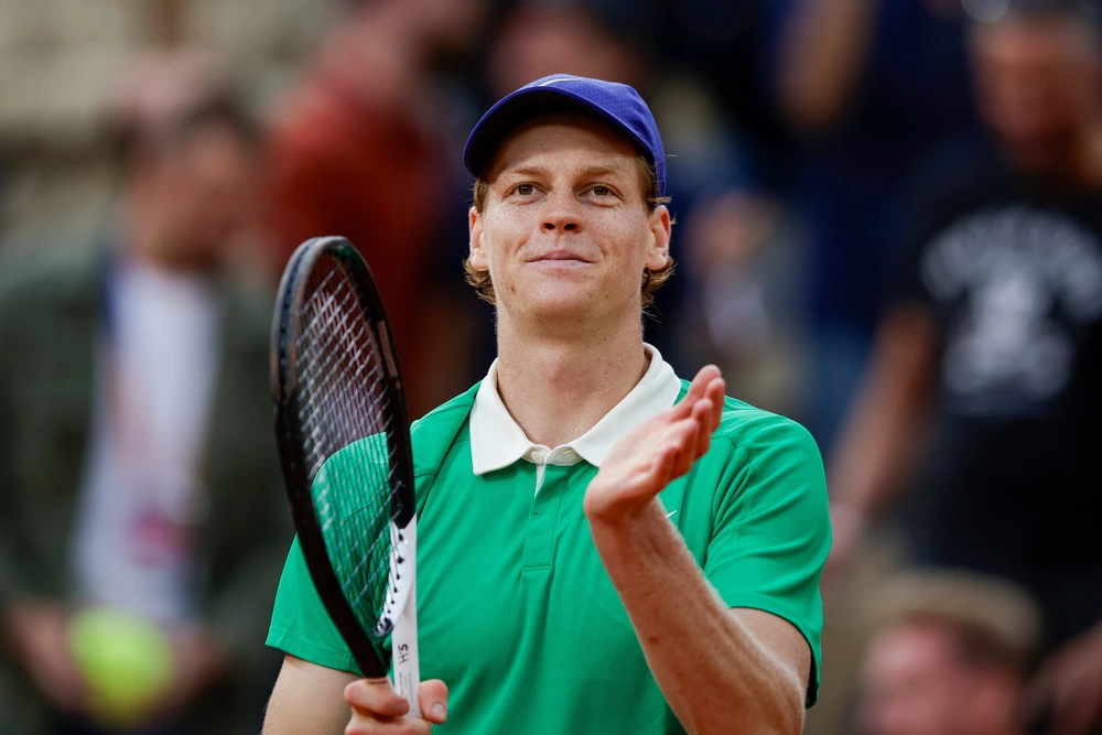 Sinner vượt qua Djokovic, lần đầu tiên góp mặt ở chung kết Roland Garros  - Ảnh 4.
