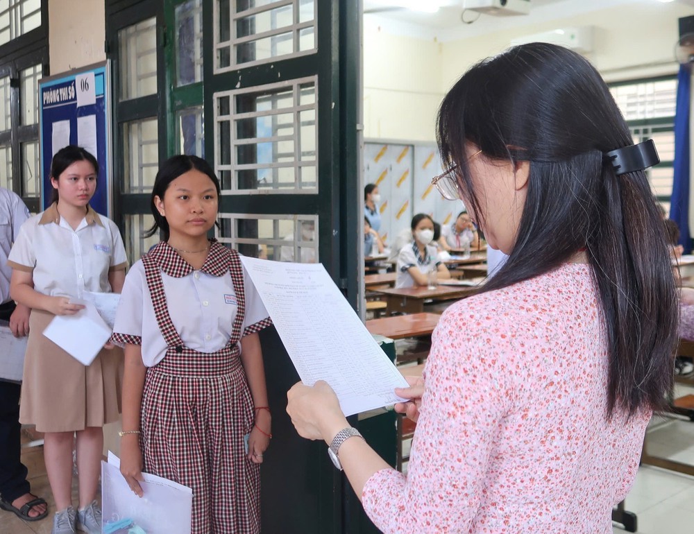 Hơn 76.000 thí sinh Thành phố Hồ Chí Minh thi lớp 10 công lập - Ảnh 2. Hơn 76.000 thí sinh Thành phố Hồ Chí Minh thi lớp 10 công lập - Ảnh 2.