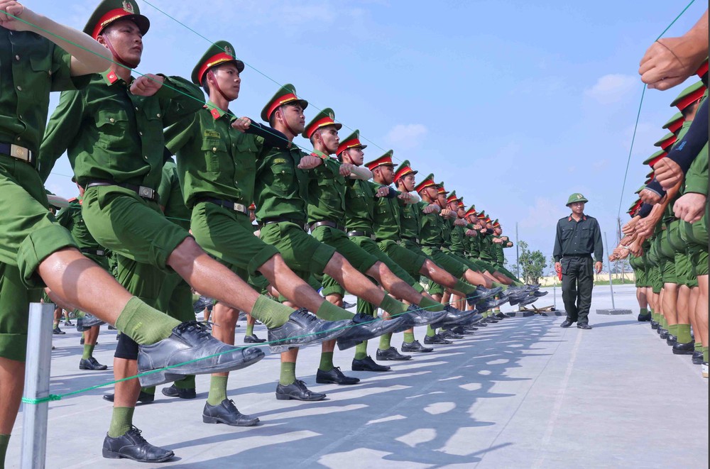 Chiến sĩ Công an nỗ lực tập luyện cho Lễ diễu binh mừng 80 năm Quốc khánh 2/9 - Ảnh 5.