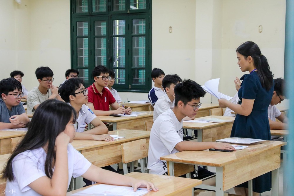 Kỳ thi vào lớp 10 công lập: Nghiêm túc nhưng không gây áp lực với thí sinh - Ảnh 4.