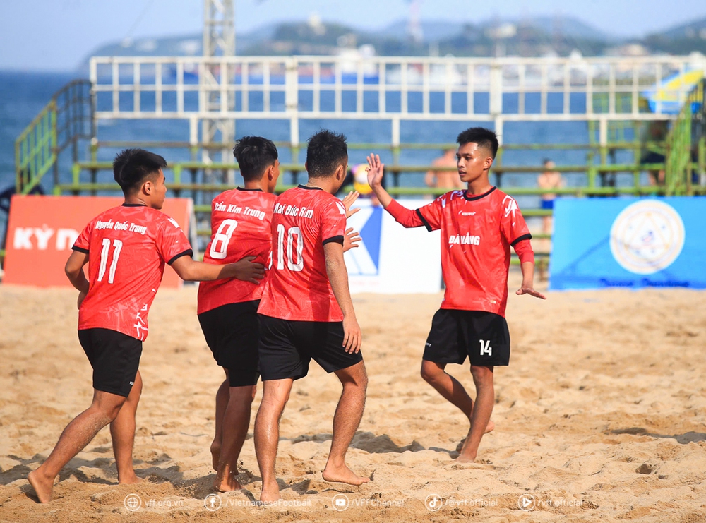 Tin nóng bóng đá Việt hôm nay 8/6: Tân binh đá chính ở đội tuyển Việt Nam; Đội của cố vấn Park Hang Seo thắng đậm - Ảnh 2.