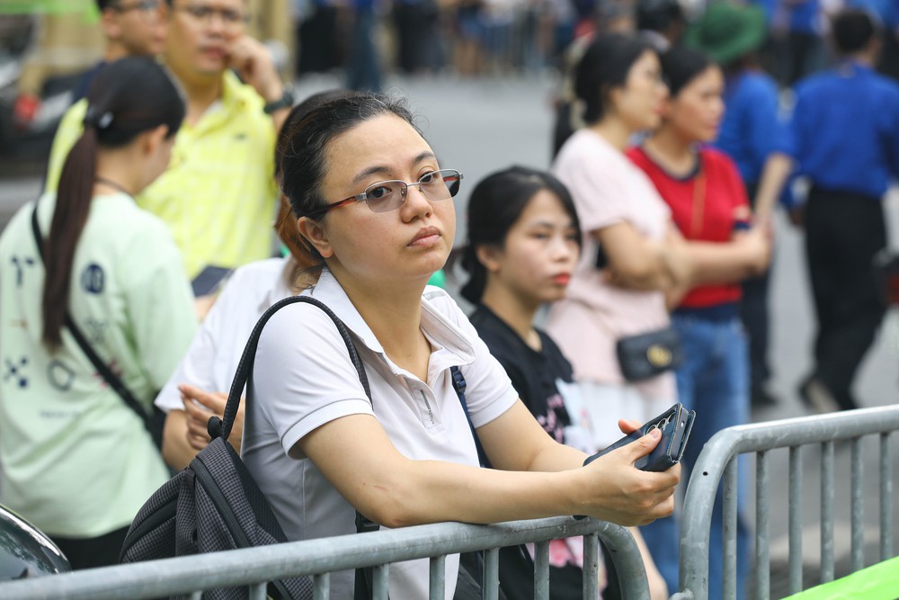 Hình ảnh thí sinh Hà Nội bước vào kỳ thi tuyển sinh vào lớp 10 - Ảnh 11. Hình ảnh thí sinh Hà Nội bước vào kỳ thi tuyển sinh vào lớp 10 - Ảnh 11.