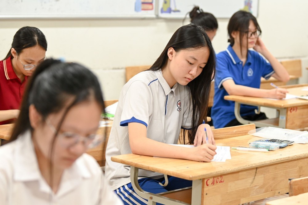 Kỳ thi vào lớp 10 công lập Hà Nội: Đề thi đổi mới, tăng cường phát triển năng lực người học - Ảnh 2.