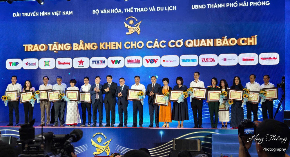 Báo chí là &quot;kiến trúc sư&quot; của văn hóa (Kỳ 7 & hết) - Ảnh 3.