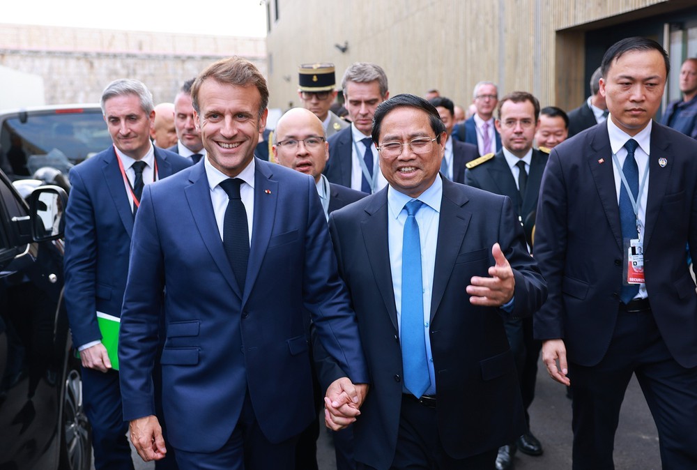 Thủ tướng Phạm Minh Chính hội kiến Tổng thống Pháp Emmanuel Macron - Ảnh 1.