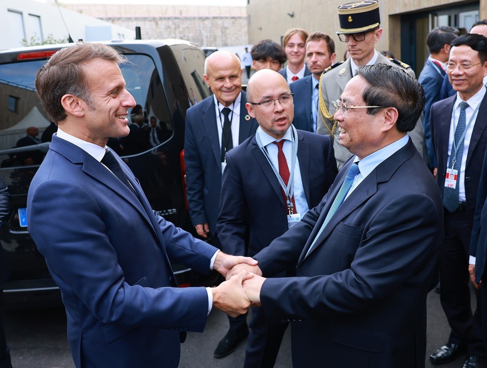 Thủ tướng Phạm Minh Chính hội kiến Tổng thống Pháp Emmanuel Macron - Ảnh 2.