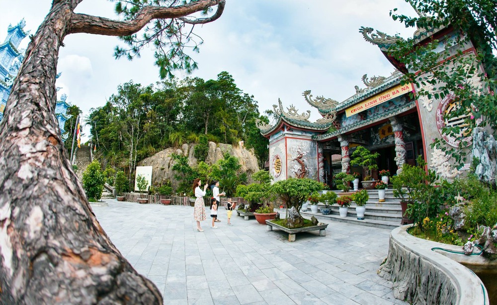 Các ngọn núi thiêng đồng loạt tổ chức lễ cử chuông cầu quốc thái dân an sáng ngày 1/7 - Ảnh 5.