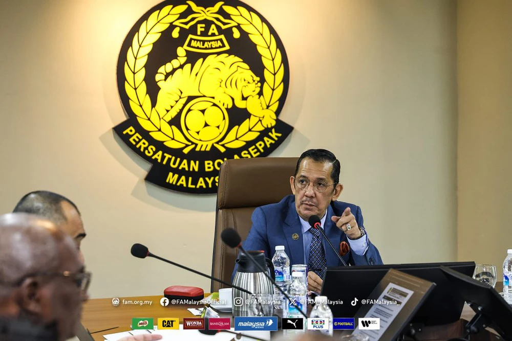 Bị nghi ngờ vi phạm quy định nhập tịch cầu thủ, Chủ tịch LĐBĐ Malaysia tuyên bố: ‘FIFA đã kiểm tra và phê duyệt’ - Ảnh 2.