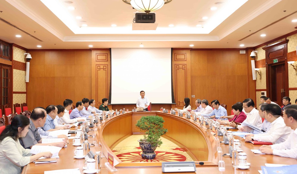 Thường trực Ban Bí thư chủ trì giao ban với các ban đảng, 4 văn phòng, đảng ủy, cơ quan, đoàn thể Trung ương - Ảnh 1.