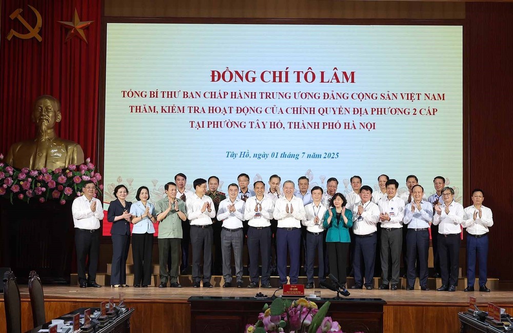 Tổng Bí thư Tô Lâm kiểm tra hoạt động của chính quyền địa phương hai cấp tại phường Tây Hồ - Ảnh 5.