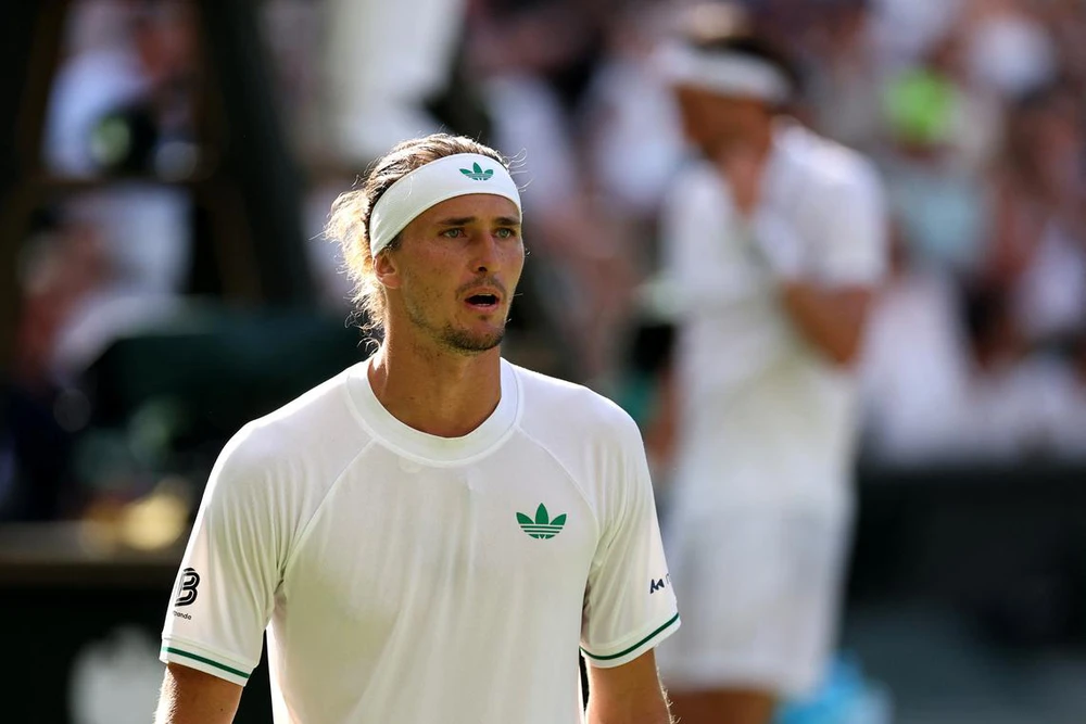 Bị loại sốc ngay vòng 1 Wimbledon 2025, Zverev thừa nhận một sự thật cay đắng - Ảnh 2.