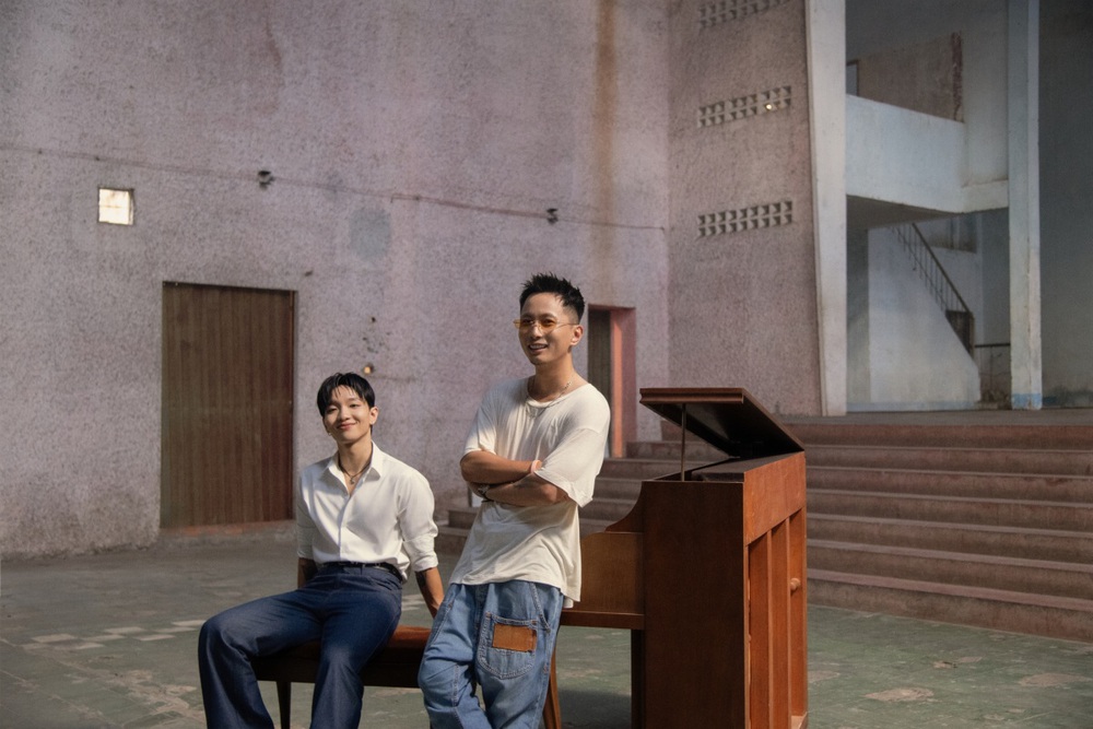Hoàng Dũng khiến fan thổn thức với album &quot;Xoay tròn&quot; - Ảnh 1.