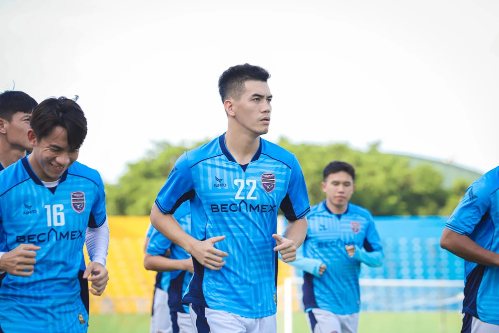 Tin nóng bóng đá Việt hôm nay 11/7: Hà Nội FC gia hạn hợp đồng với HLV Nhật Bản; Tiến Linh ở lại B.Bình Dương - Ảnh 3.