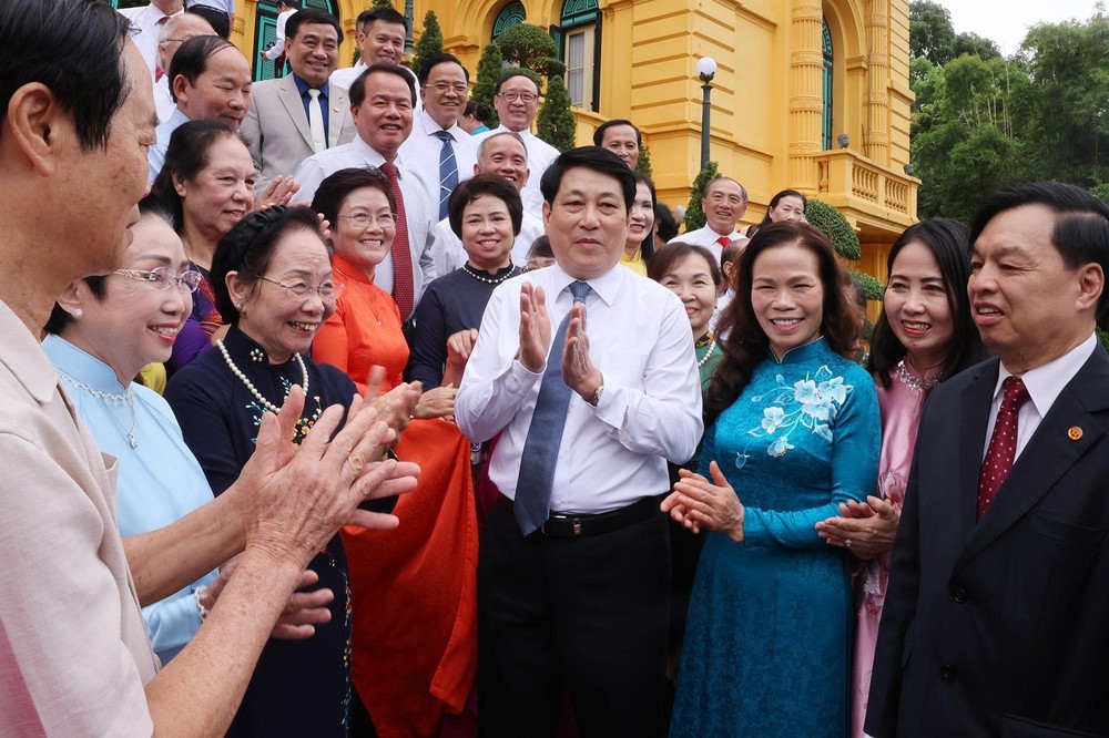 Chủ tịch nước gặp mặt đại biểu khuyến học tiêu biểu toàn quốc - Ảnh 4.