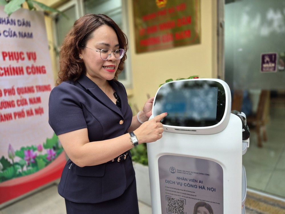 Đưa robot vào phục vụ hành chính công - cách làm sáng tạo từ cơ sở - Ảnh 1.