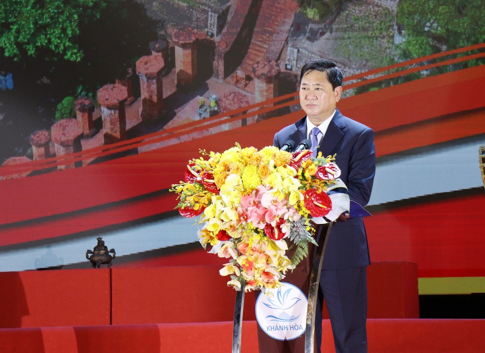Vinh danh Di tích Tháp Bà Pô Nagar và nghề khai thác trầm hương - Ảnh 2.