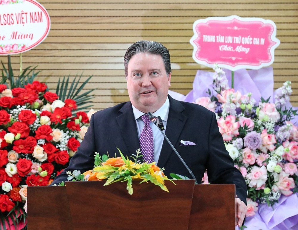 Trưng bày tài liệu “30 năm quan hệ ngoại giao Việt Nam - Hoa Kỳ” và trao trả hơn 200 hồ sơ chứng tích chiến tranh - Ảnh 7.