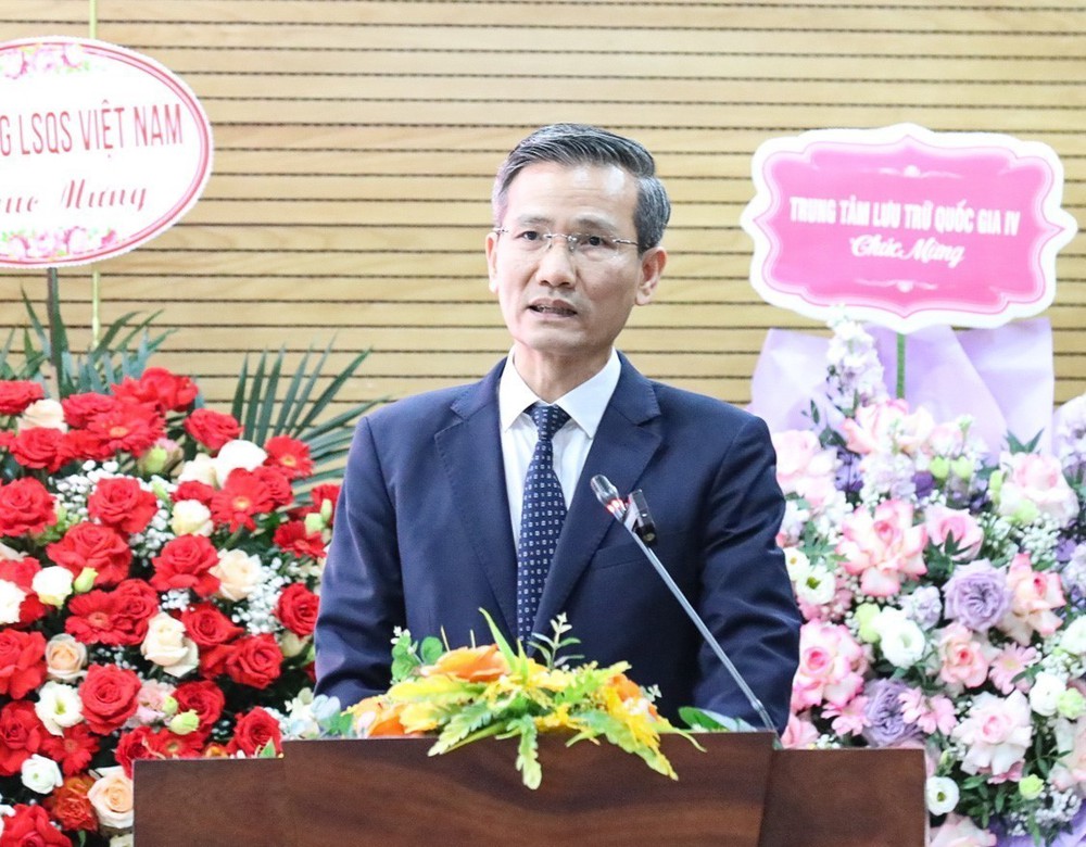 Trưng bày tài liệu “30 năm quan hệ ngoại giao Việt Nam - Hoa Kỳ” và trao trả hơn 200 hồ sơ chứng tích chiến tranh - Ảnh 6.
