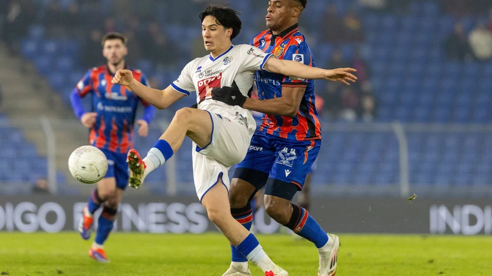 Thi đấu xuất sắc, cầu thủ Việt kiều 19 tuổi giá 76 tỷ được khen ngợi ở châu Âu - Ảnh 1.