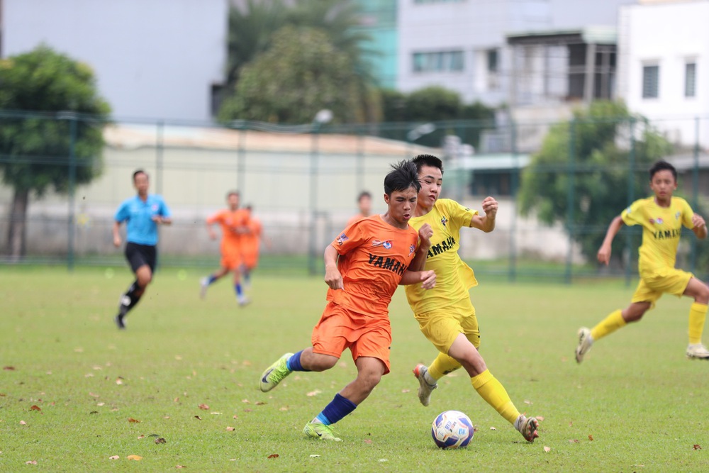 Giải bóng đá Thiếu niên U13 toàn quốc Yamaha Cup 2025: SLNA đối đầu Nam Định tại trận chung kết - Ảnh 2.