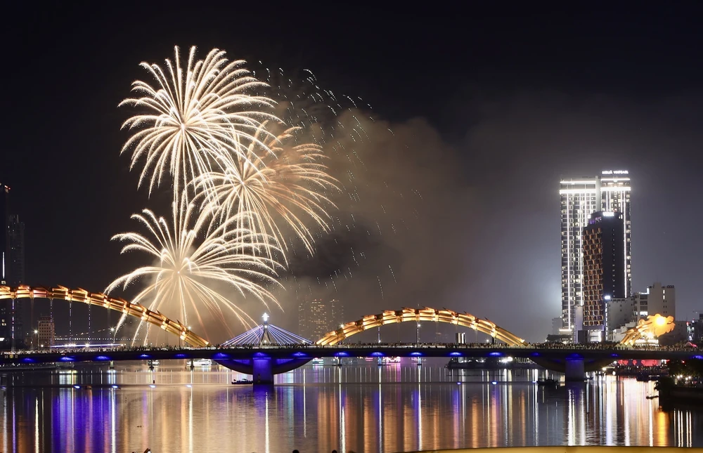Toàn cảnh Đêm Chung kết Lễ hội Pháo hoa Quốc tế Đà Nẵng 2025 - Ảnh 12.