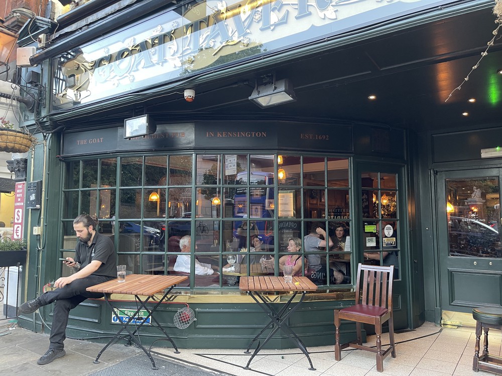 Người dân London đổ tới các công viên tránh nóng - Ảnh 3.